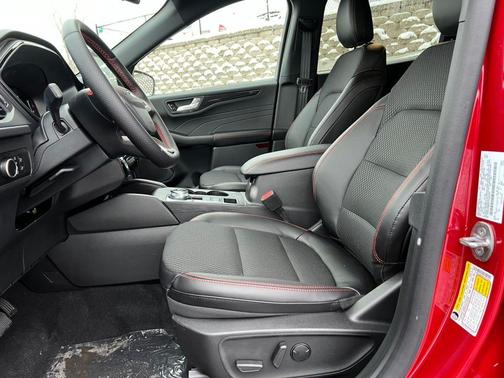 Rapid Red Metallic Tinted Clearcoat 2026 Ford Escape ST-Line