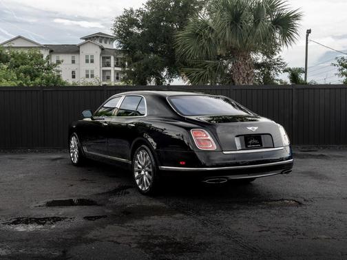 Black 2017 Bentley Mulsanne Sedan