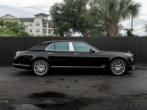 Black 2017 Bentley Mulsanne Sedan