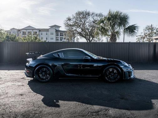 2024 Porsche 718 Cayman GT4 RS