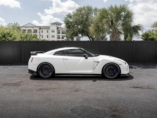 Pearl White 2016 Nissan GT-R Premium
