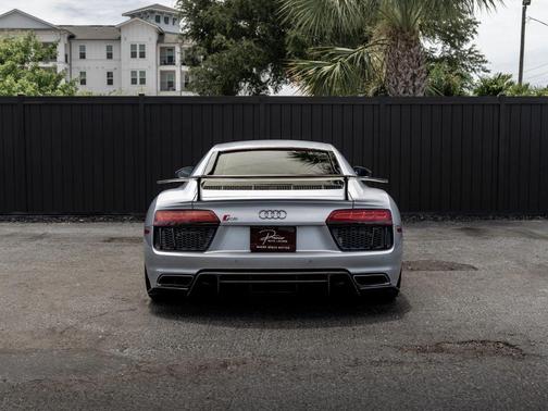 Florett Silver Metallic 2017 Audi R8 V10
