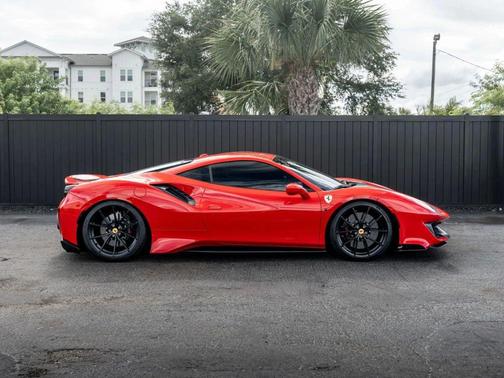 Rosso Corsa 2019 Ferrari 488 Pista Base