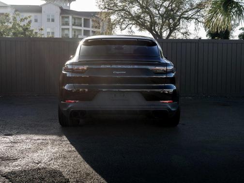 2022 Porsche Cayenne Cayenne