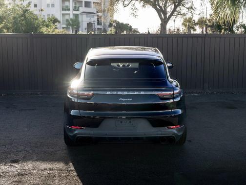 2022 Porsche Cayenne Cayenne