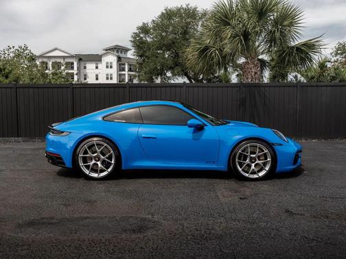 2022 Porsche 911 Carrera GTS