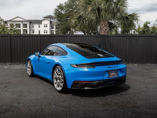 2022 Porsche 911 Carrera GTS