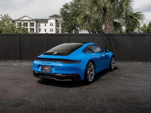 2022 Porsche 911 Carrera GTS