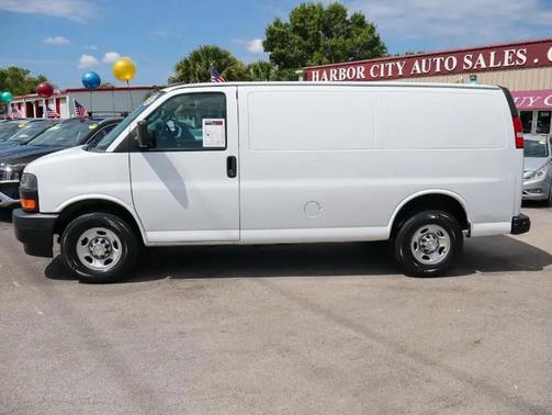 Summit White 2021 Chevrolet Express 2500 LT