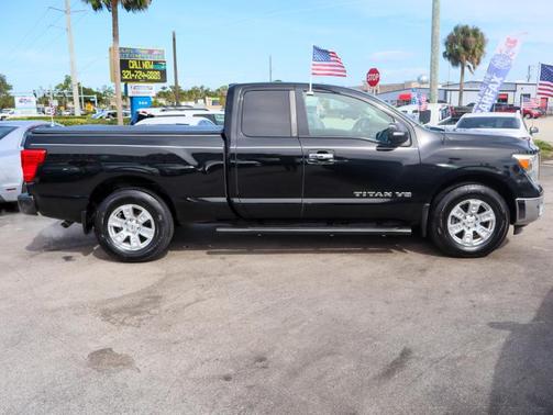 2018 Nissan Titan SV