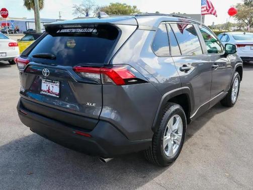 2021 Toyota RAV4 XLE