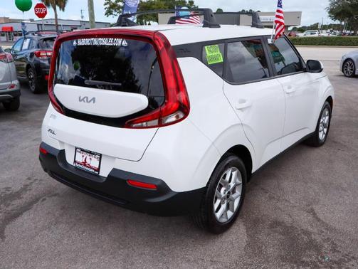 2022 Kia Soul LX