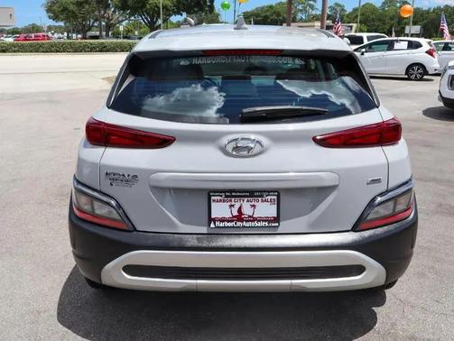 Cyber Silver 2022 Hyundai KONA SE