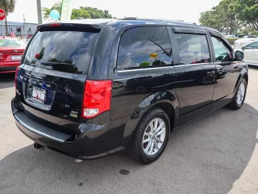 BLACK ONXY CRYSTAL 2019 Dodge Grand Caravan SXT
