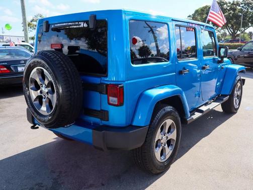 2016 Jeep Wrangler Unlimited Sahara
