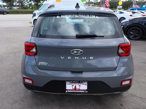 2021 Hyundai VENUE SE