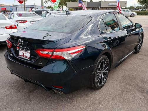 2020 Toyota Camry SE