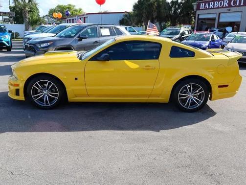 SCREAMING YELLOW 2006 Ford Mustang GT