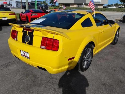 SCREAMING YELLOW 2006 Ford Mustang GT