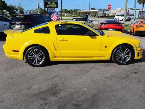 SCREAMING YELLOW 2006 Ford Mustang GT
