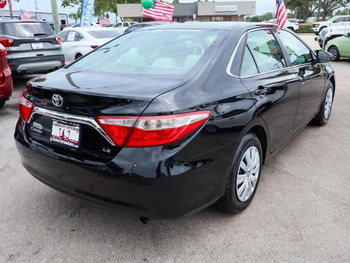 2017 Toyota Camry LE