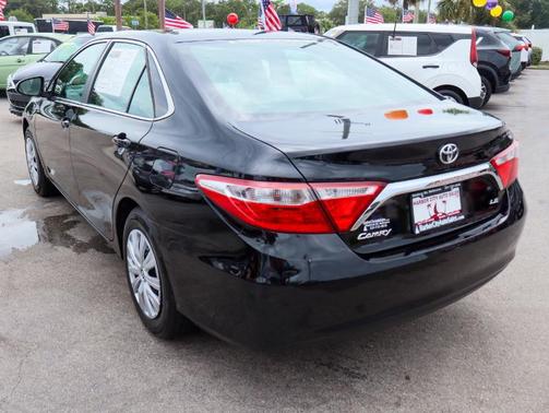 2017 Toyota Camry LE