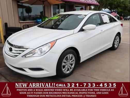 Pearl White 2011 Hyundai SONATA GLS