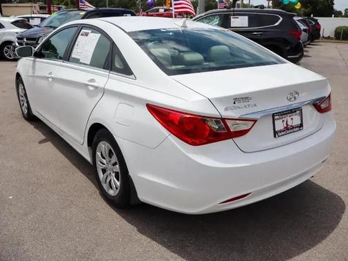 Pearl White 2011 Hyundai SONATA GLS