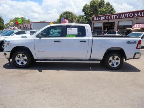 BRIGHT WHITE CLEAR COAT 2023 RAM 1500 Big Horn/Lone Star