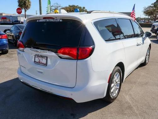 2020 Chrysler Pacifica Touring