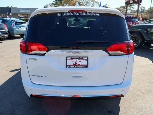 2020 Chrysler Pacifica Touring