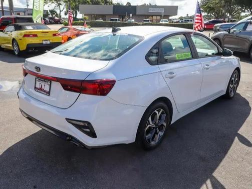 Snow White Pearl 2021 Kia Forte LXS
