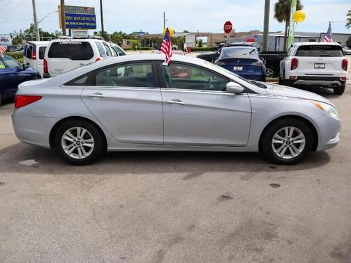 RADIANT SILVER 2013 Hyundai SONATA GLS