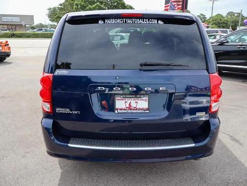CONTUNSION BLUE PEARLCOAT 2017 Dodge Grand Caravan SE
