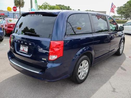 CONTUNSION BLUE PEARLCOAT 2017 Dodge Grand Caravan SE