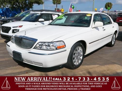 2009 Lincoln Town Car Signature