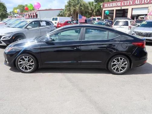 PHANTHOM BLACK 2019 Hyundai ELANTRA Limited