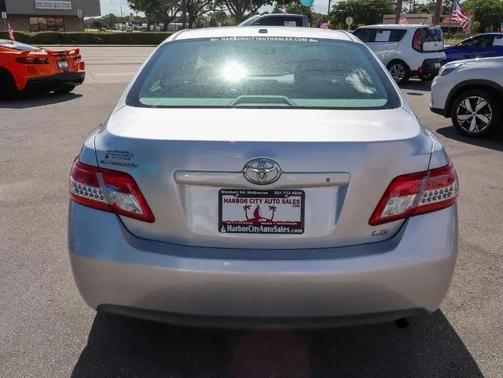 Classic Silver Metallic 2011 Toyota Camry LE