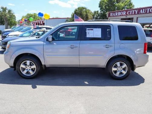 Alabaster Silver Metallic 2011 Honda Pilot EX