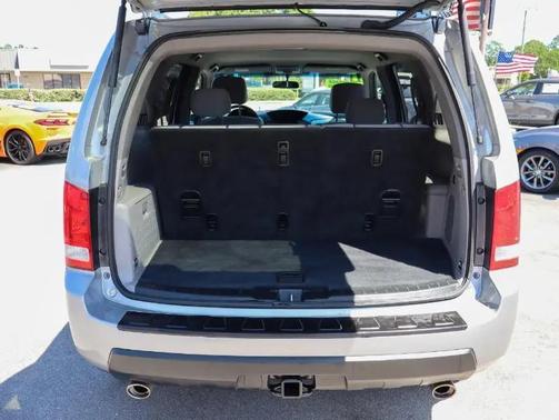 Alabaster Silver Metallic 2011 Honda Pilot EX