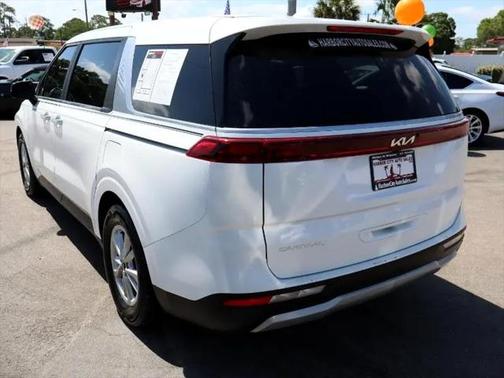 2023 Kia Carnival LX