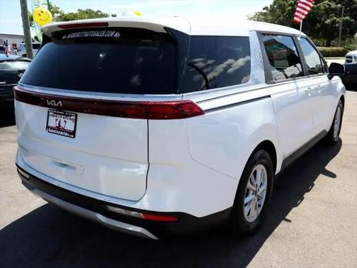 2023 Kia Carnival LX