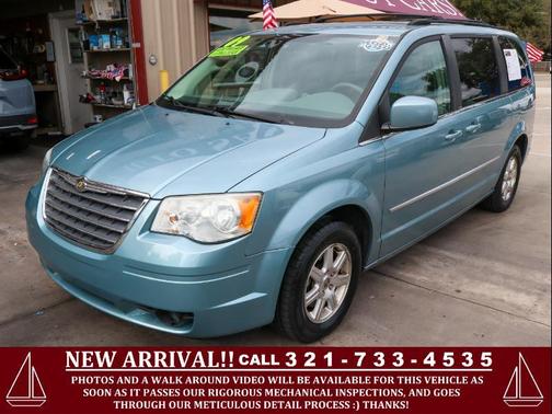 2009 Chrysler Town & Country Touring