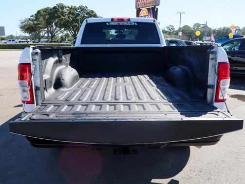2020 RAM 2500 Tradesman Crew Cab 4X2 8' Box