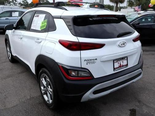 2022 Hyundai KONA SEL