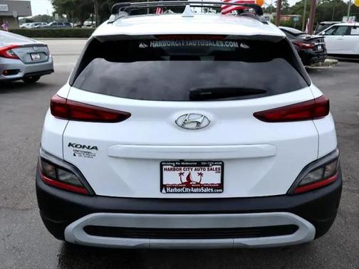 2022 Hyundai KONA SEL