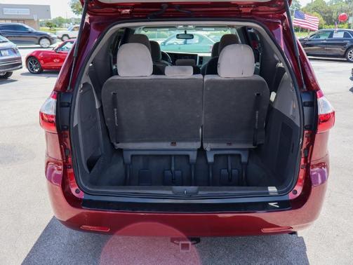 2016 Toyota Sienna LE