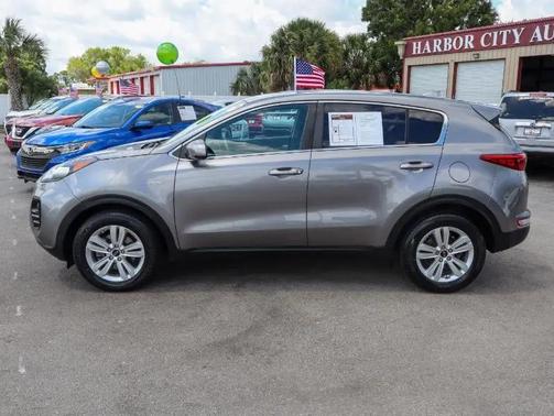 Mineral Silver 2018 Kia Sportage LX