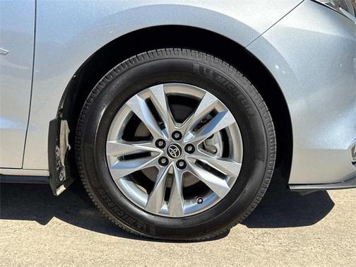 2022 Toyota Sienna Limited