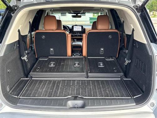 2023 Nissan Pathfinder Platinum FWD